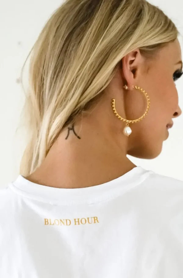 BLOND HOUR - Chocolate and Wine Tshirt - White Gold Best