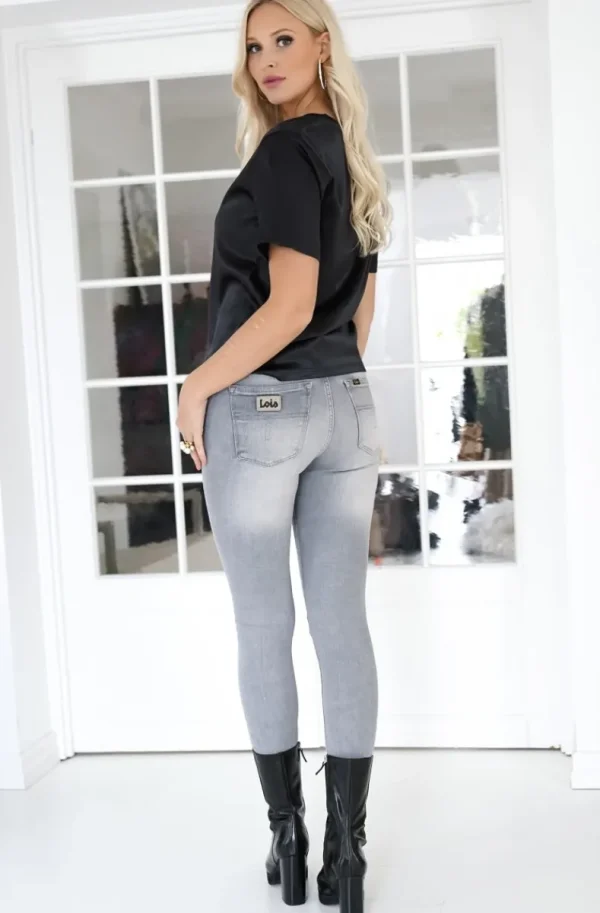 BLOND HOUR - the Perfect Shiny V-neck top - Black Sale