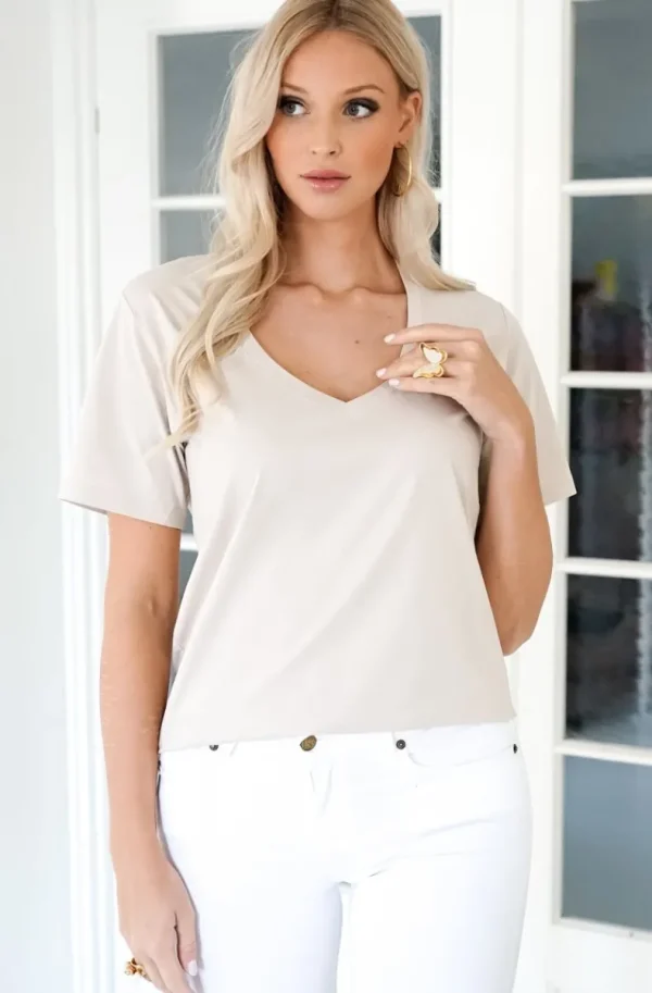 BLOND HOUR - The perfect V-neck tshirt - Sand Hot
