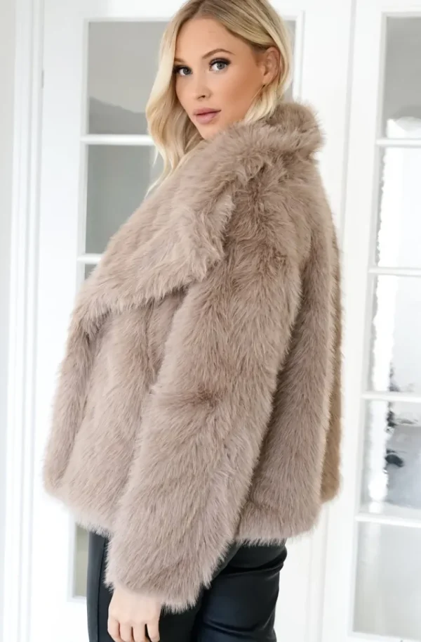 MIXED BRANDS - Faux Fur Jacket Short with wide collar 40920 - Fango Online
