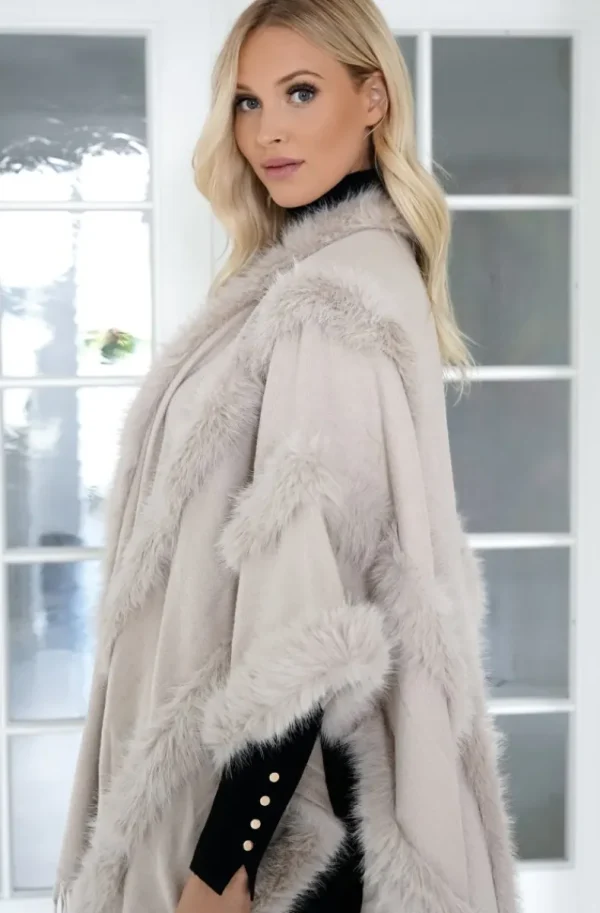 MIXED BRANDS - Poncho with fake fur details F40795 - Beige Clearance